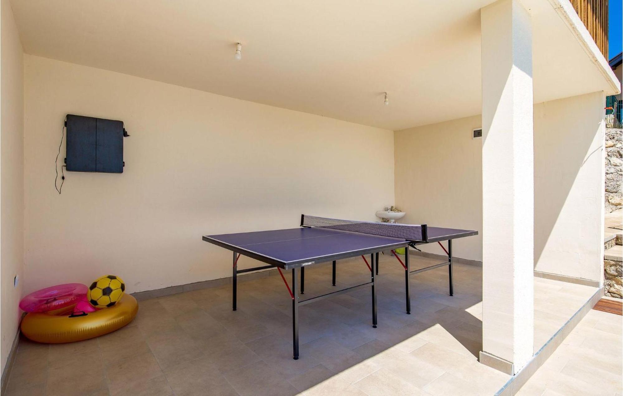 1 Bedroom Beautiful Apartment In غاكوفيتسا المظهر الخارجي الصورة