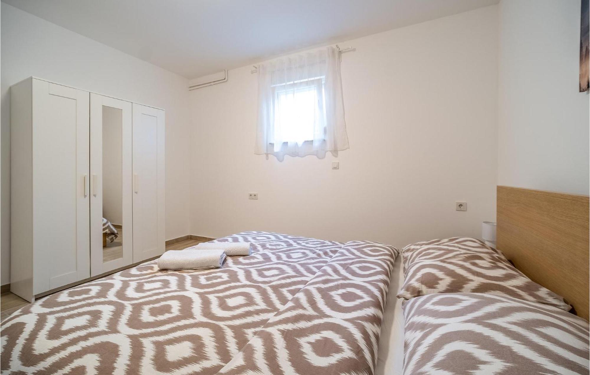 1 Bedroom Beautiful Apartment In غاكوفيتسا المظهر الخارجي الصورة